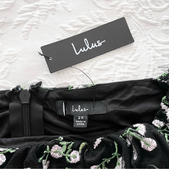 NWT Lulus Radiant Love Black Floral Embroidered Short Sleeve Skater Dress 2X - Picture 3 of 9